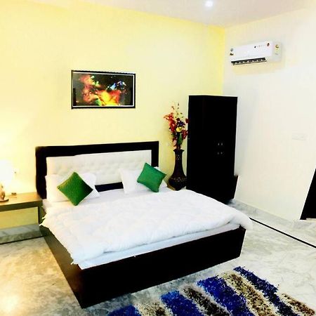 Taj Castle A Boutique Homestay อัครา ภายนอก รูปภาพ