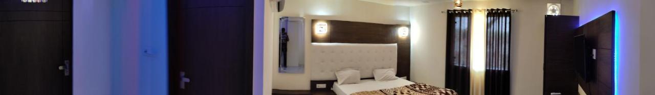 Taj Castle A Boutique Homestay อัครา ภายนอก รูปภาพ