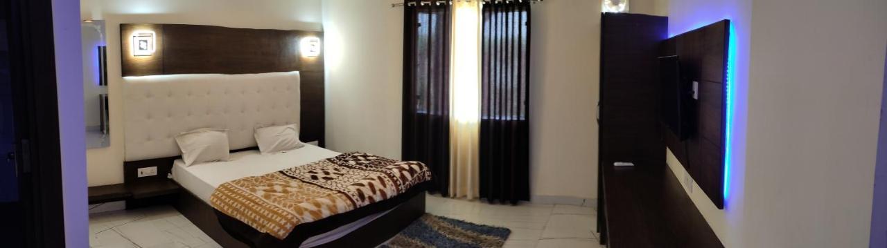 Taj Castle A Boutique Homestay อัครา ภายนอก รูปภาพ