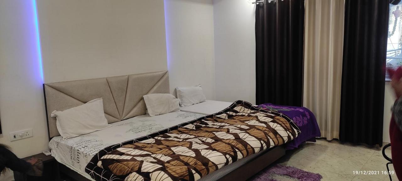 Taj Castle A Boutique Homestay อัครา ภายนอก รูปภาพ
