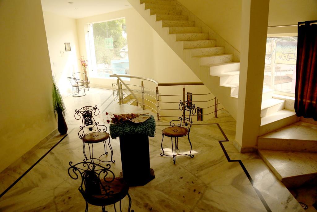 Taj Castle A Boutique Homestay อัครา ภายนอก รูปภาพ
