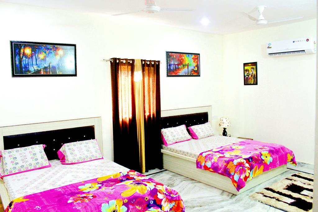 Taj Castle A Boutique Homestay อัครา ภายนอก รูปภาพ