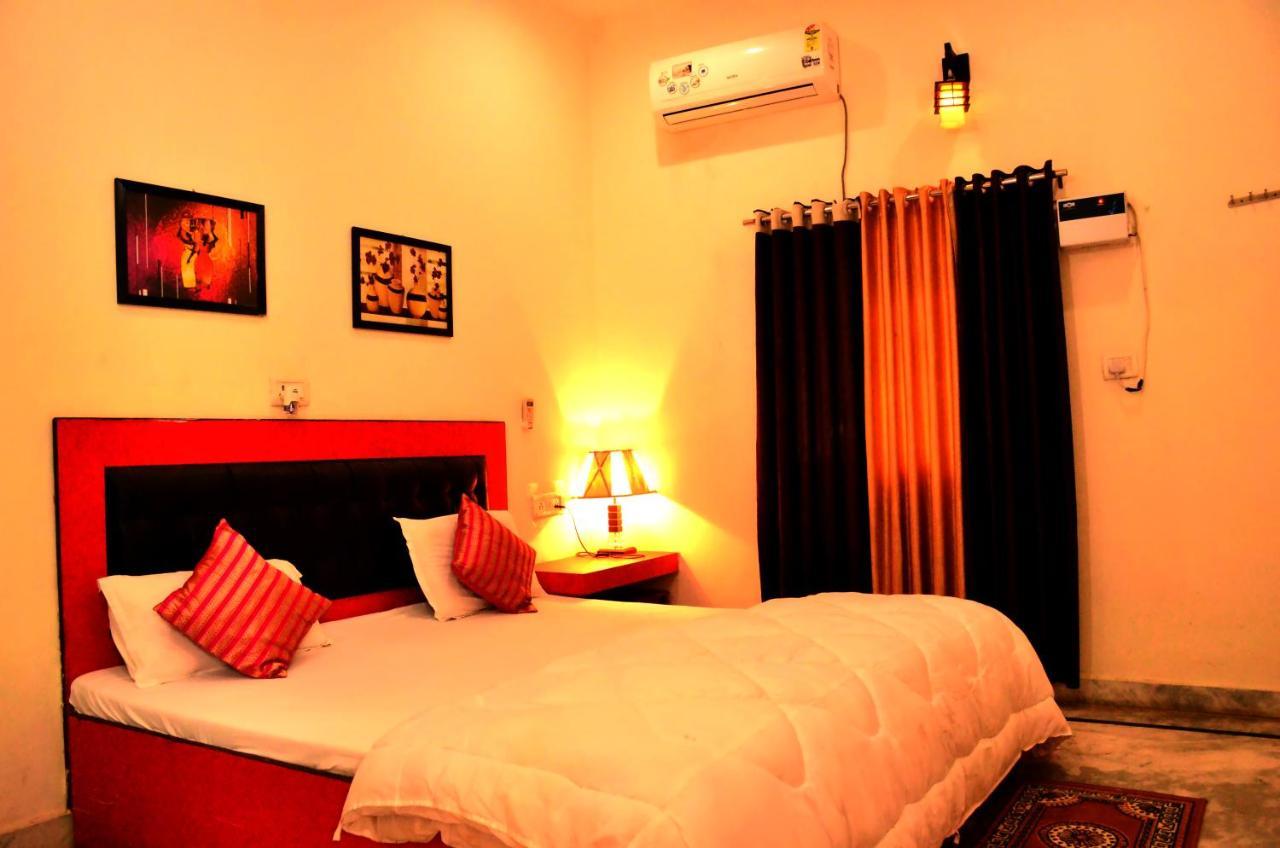 Taj Castle A Boutique Homestay อัครา ภายนอก รูปภาพ