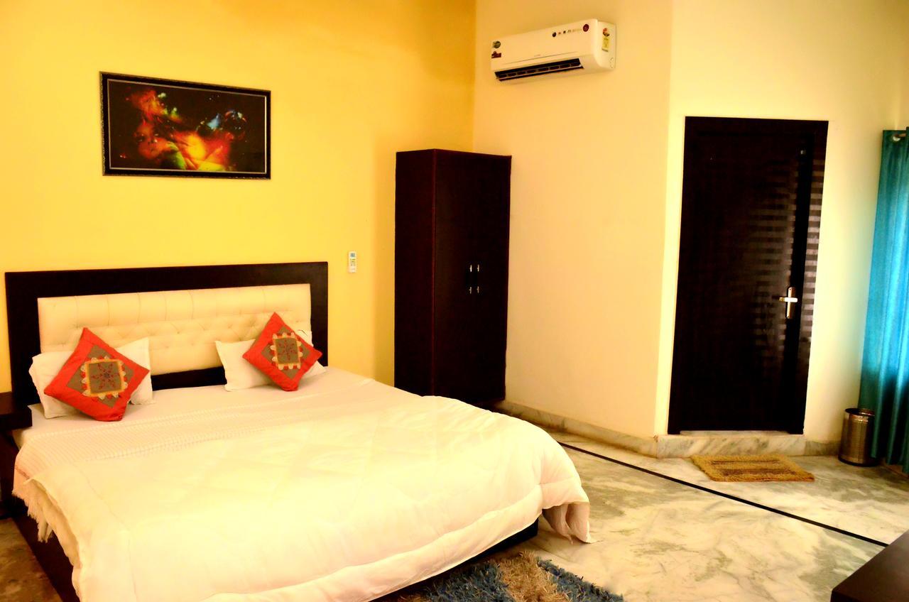 Taj Castle A Boutique Homestay อัครา ภายนอก รูปภาพ